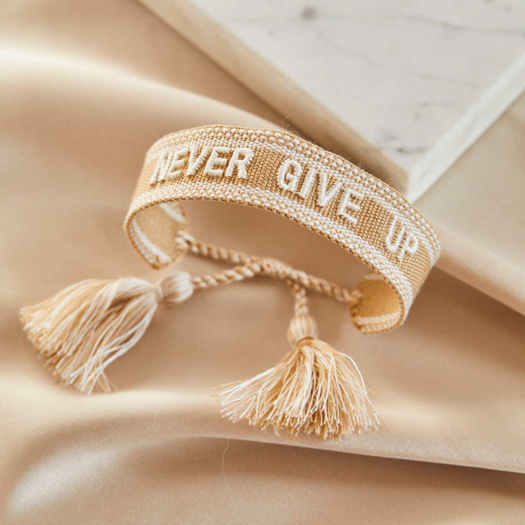 NEVER GIVE UP | Statementarmband