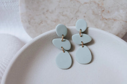 SOLANA – Polymer Clay Ohrringe Sage Green | Boho Statement Earrings | Leichte Ohrringe | Handmade Jewelry | Geschenk für Sie